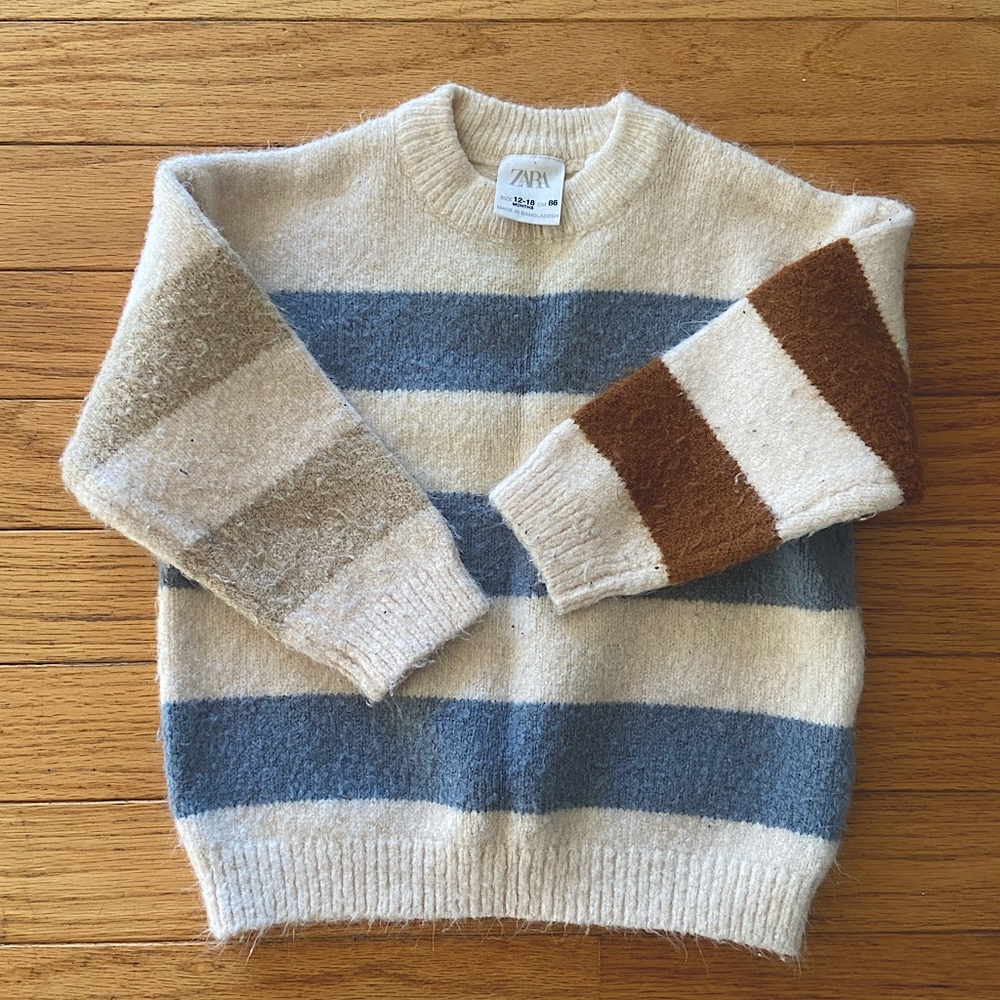 Very cute Zara sweater for baby boy 12-18